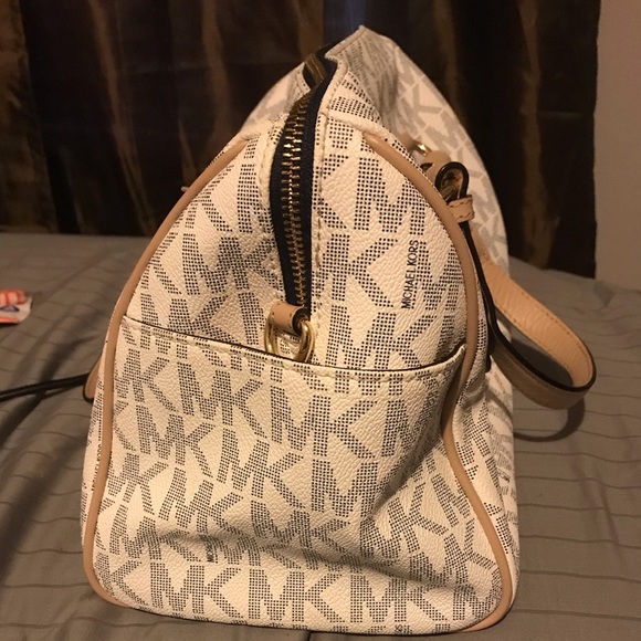 Mk purse - Picture 3 of 4